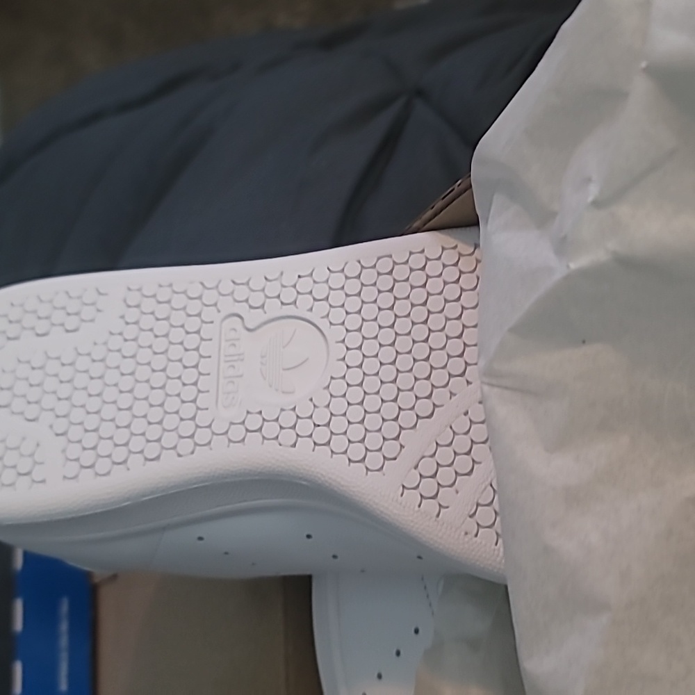 Adidas - Picture 2 of 3